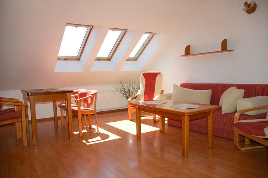 Apartamento Lawer Rewal Exterior foto